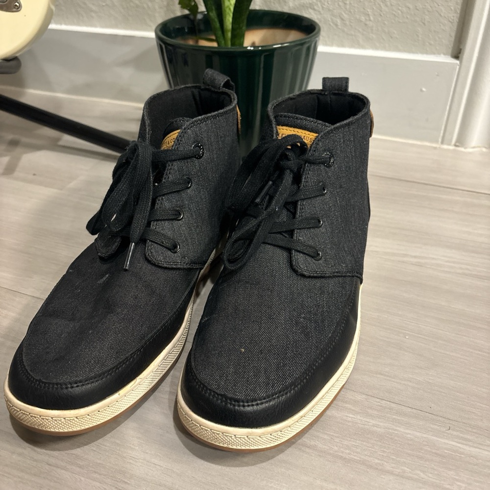 Levi's Black Canvas Sneakers